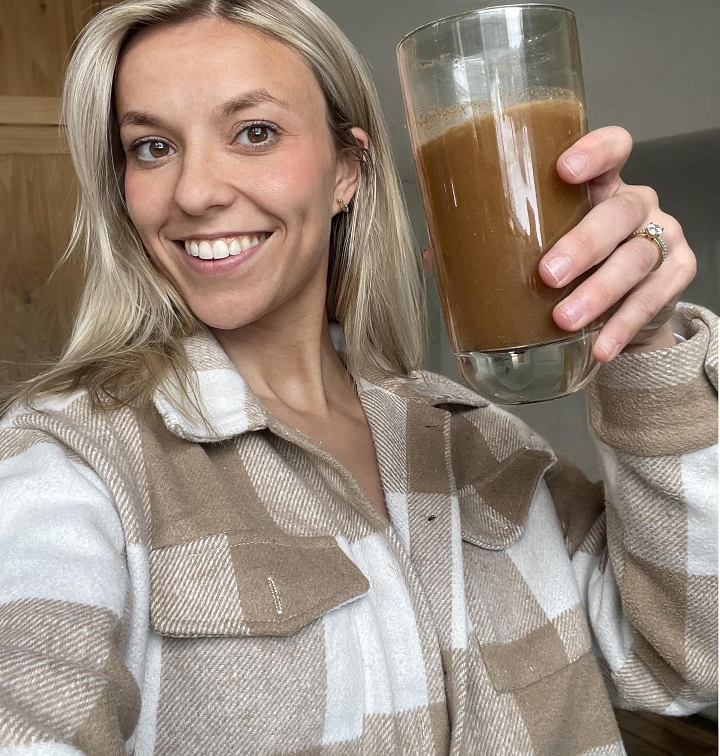 BIOptimizers Mushroom Coffee Alternative – Salted Caramel Drink – Lion’s Mane, Chaga, Reishi + Collagen Peptides for Focus, Energy & Gut Health – Adaptogenic Mushrooms & MCT Powder – 15 Servings