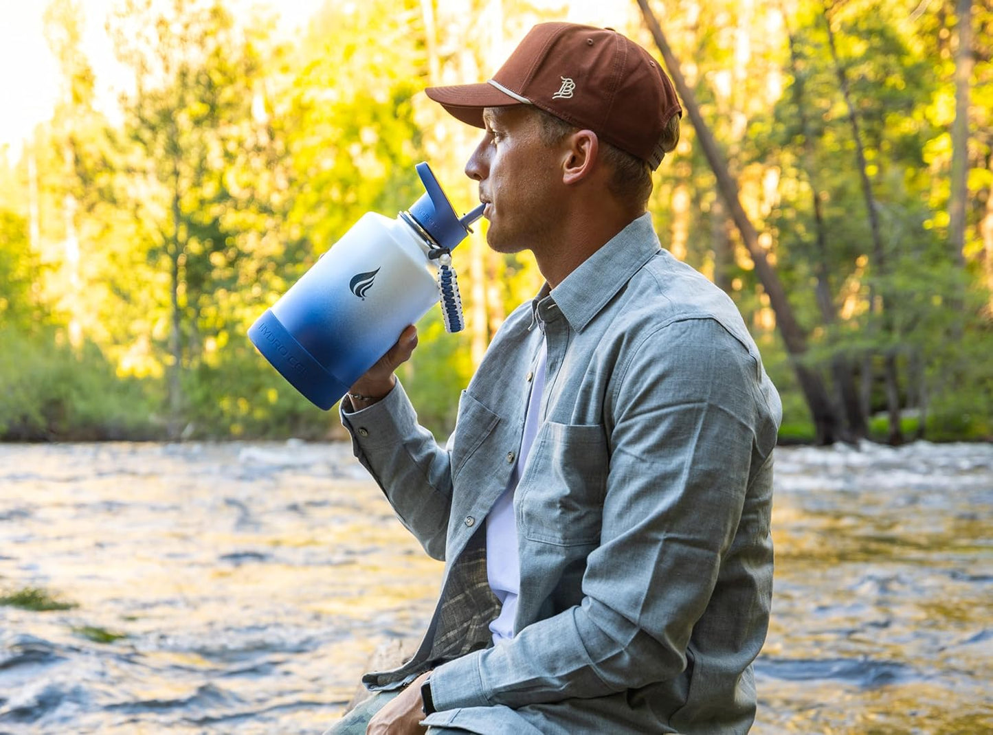 HYDRO CELL Stainless Steel Insulated Water Bottle with Straw - For Cold & Hot Drinks - Metal Vacuum Flask with Screw Cap and Modern Leakproof Sport Thermos for Adults (Navy/White 64oz)