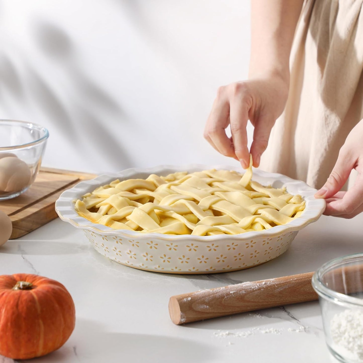 MALACASA Pie Pan, Stoneware Pie Dish for Baking, 45 OZ Deep Dish Pie Pans 9 Inch, Embossed Quiche Baking Dish for Oven, Fluted Dish Pie Plate for Apple Pie, Pot Pie and Quiche, Set of 1, Series LYDIA