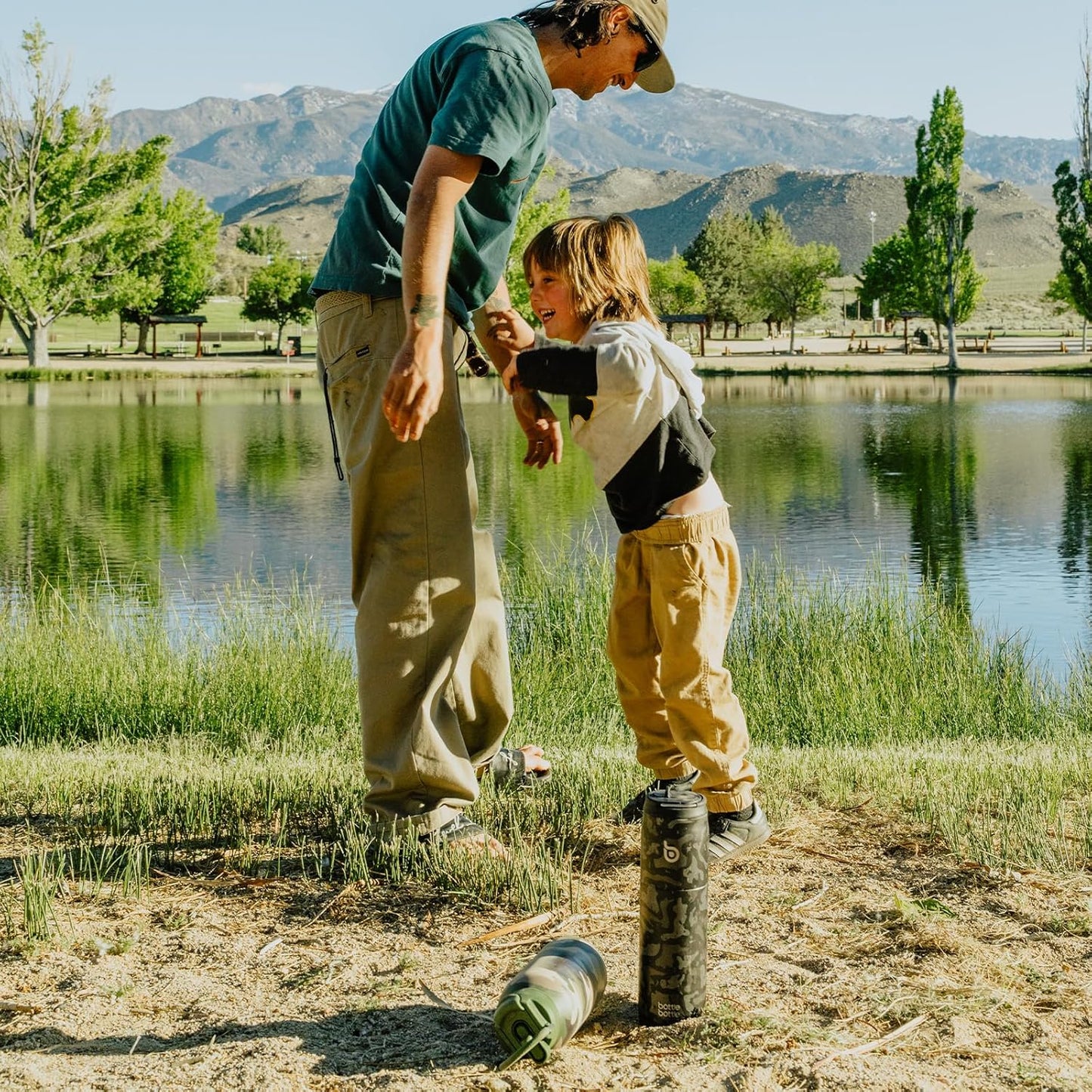 BOTTLE BOTTLE Stainless Steel Water Bottle with Straw and Lid 32 oz Vacuum Insulated Cup Stay Cold and Hot, Leak-Proof Wide Mouth Water Bottles for Men,Black Camouflage