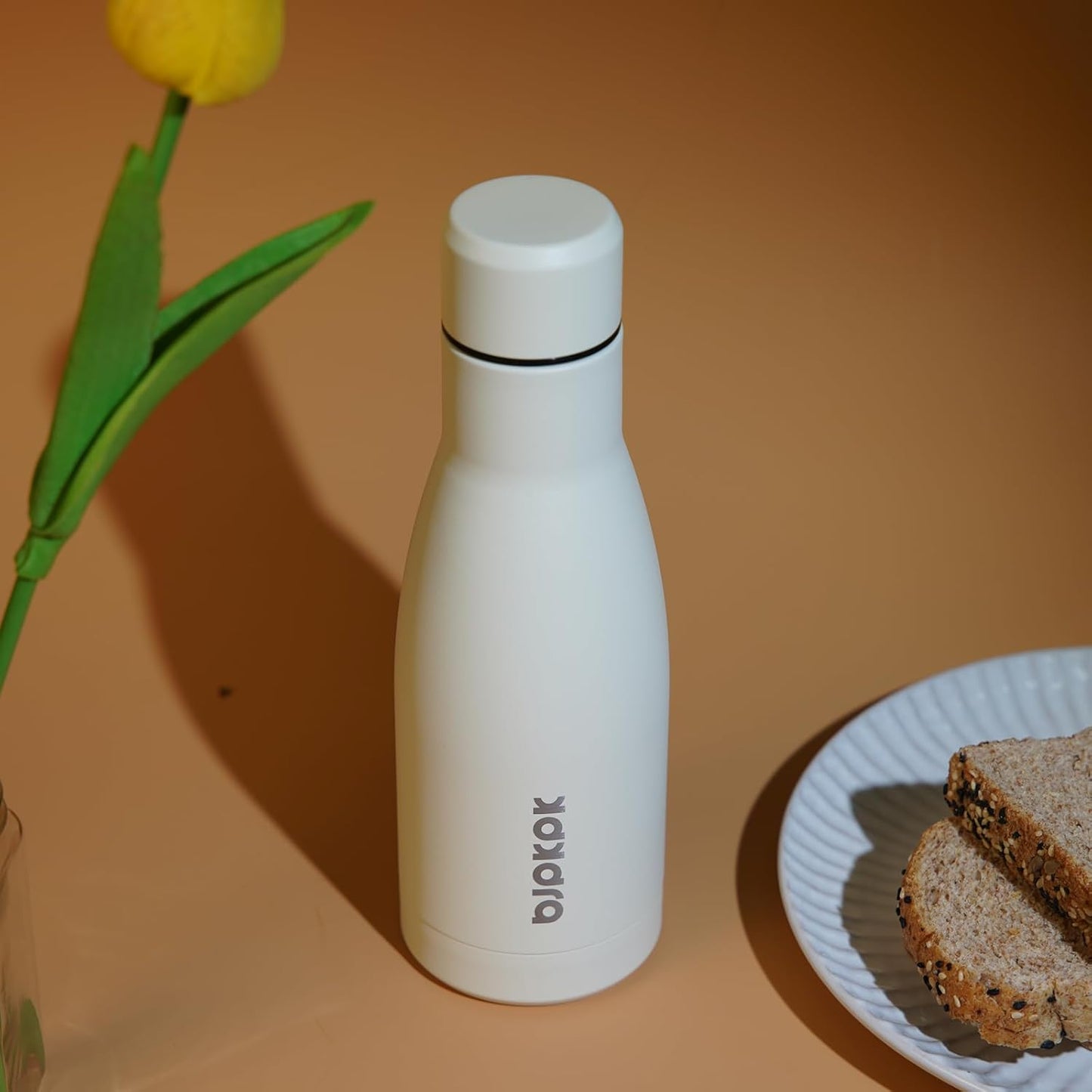 BJPKPK 25oz Insulated Water Bottle Double Wall Vacuum Insulated Stainless Steel Water Bottles for Spots Keep Cold and Hot,Beige