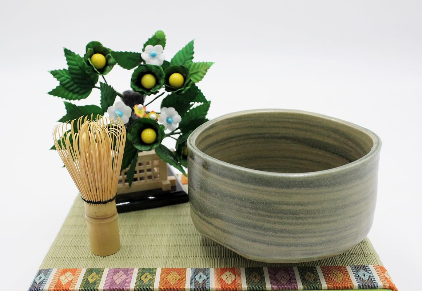 Japanese Traditional Handcrafted Matcha Chawan Tea Bowl Cup Ceremony Tableware Pottery (Fukamidori)