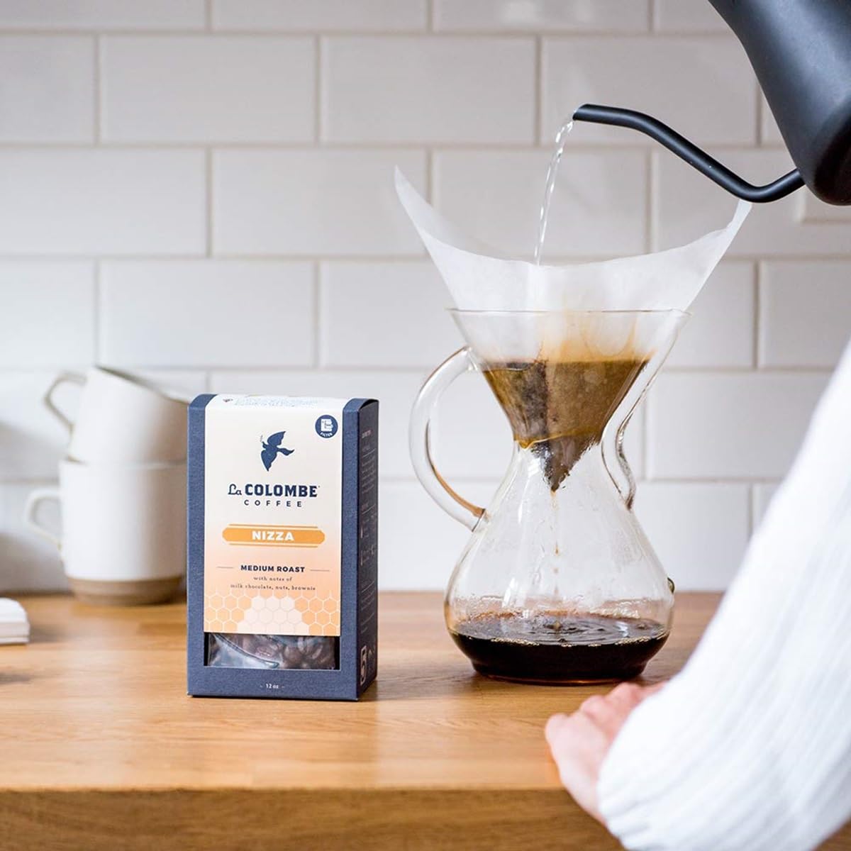 La Colombe Nizza Medium Roast Whole Bean Coffee - Notes of Milk Chocolate, Nuts & Brownie with Honey-Sweet Roasted Nuttiness, 24 Ounce (Pack of 1)