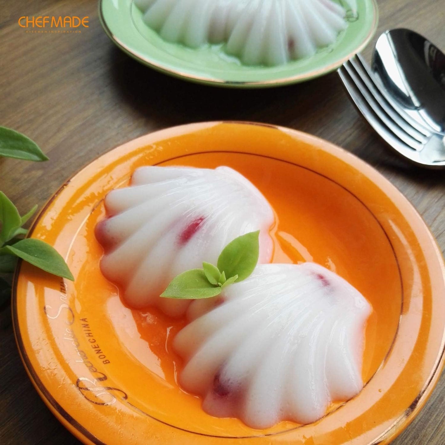 CHEFMADE Madeleine Mold Cake Pan, 6-Cavity Non-Stick Spherical Shell Madeline Bakeware for Oven Baking (Champagne Gold)