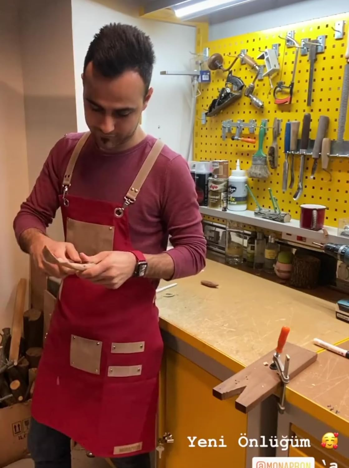 Men and Women Apron for Kitchen, Gardening, Artist, Chef, Work | Canvas, Waterproof, Adjustable Straps Unisex