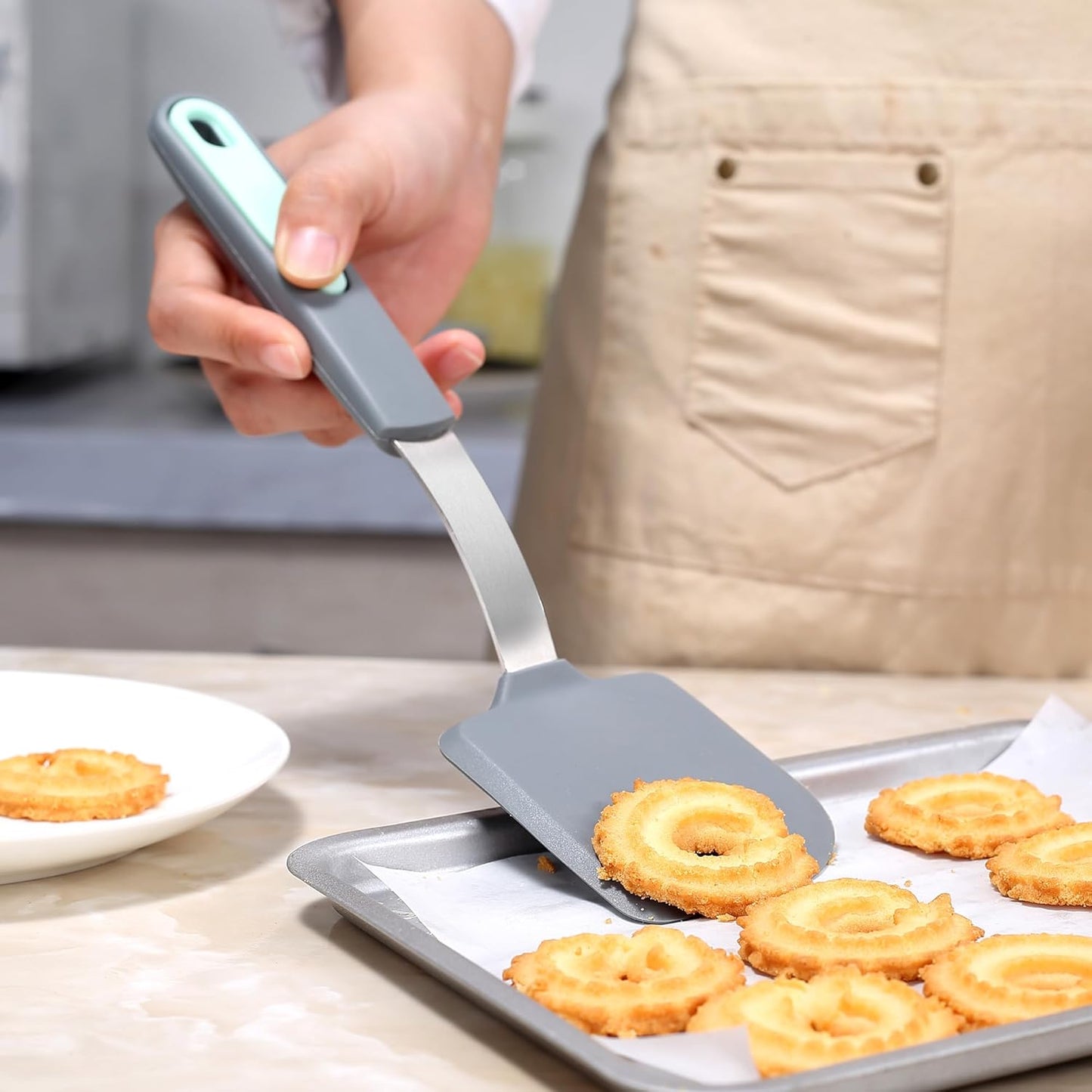 To encounter 3 Pieces Silicone Spatula Set, Heat Resistant Flexible Turner Spatulas, Nonstick Cookie Spatula, Fish Spatula, Dishwasher Safe, Light Grey