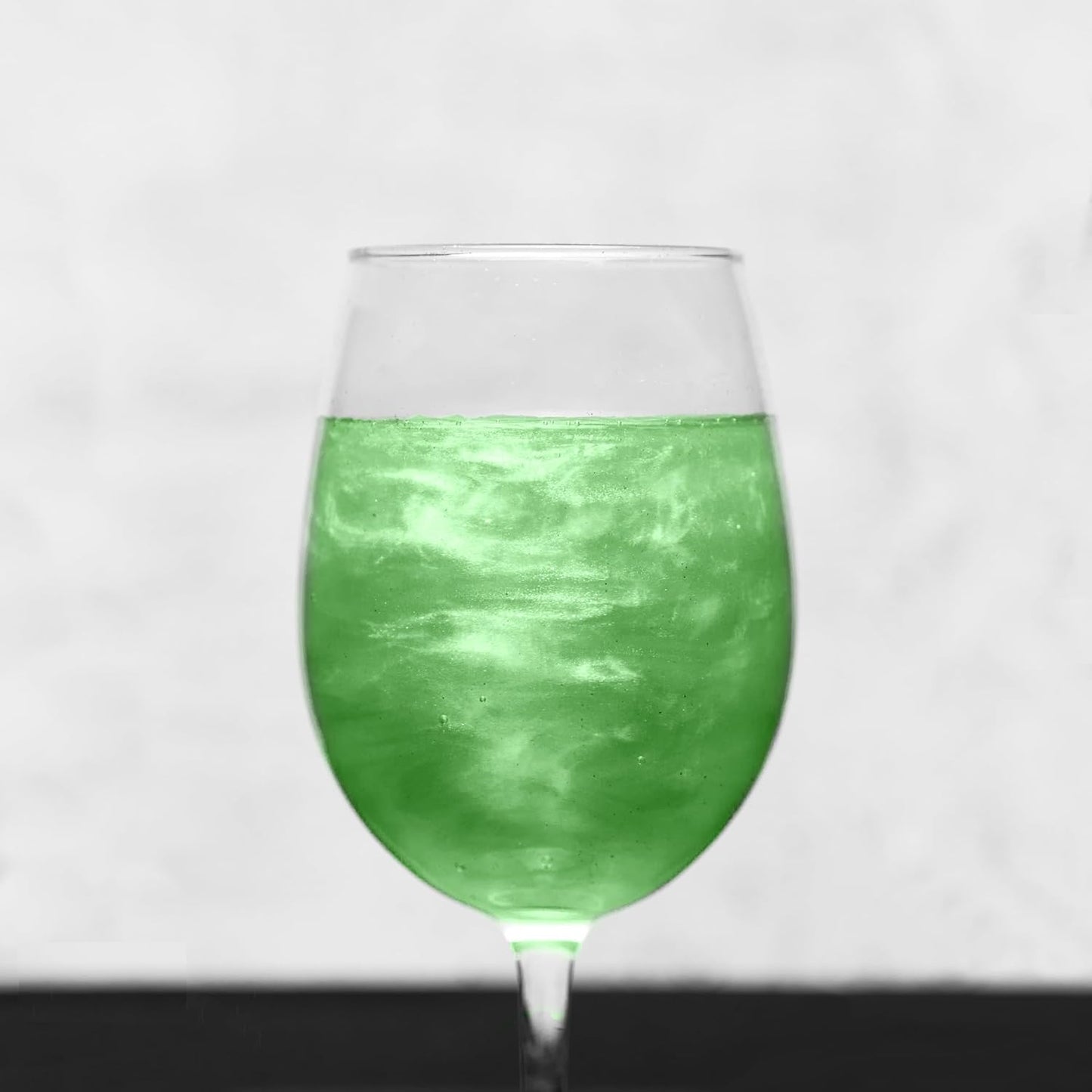 Bakell - Leaf Green Tinker Dust (4g, 1x Mini Spray Pump) Edible Glitter for Food, Desserts, and Beverages!