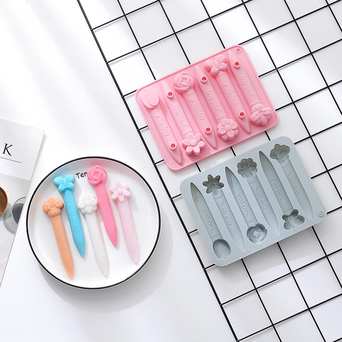 Crayon Mold, 2 Pack Crayon Recycling Molds, 3D Crayon Silicone Mold Tipped Crayon Mold Oven Safe Candy Chocolate Making Molds for Kids Reusable Triangular Flower Crayon Molds for DIY Crayons.