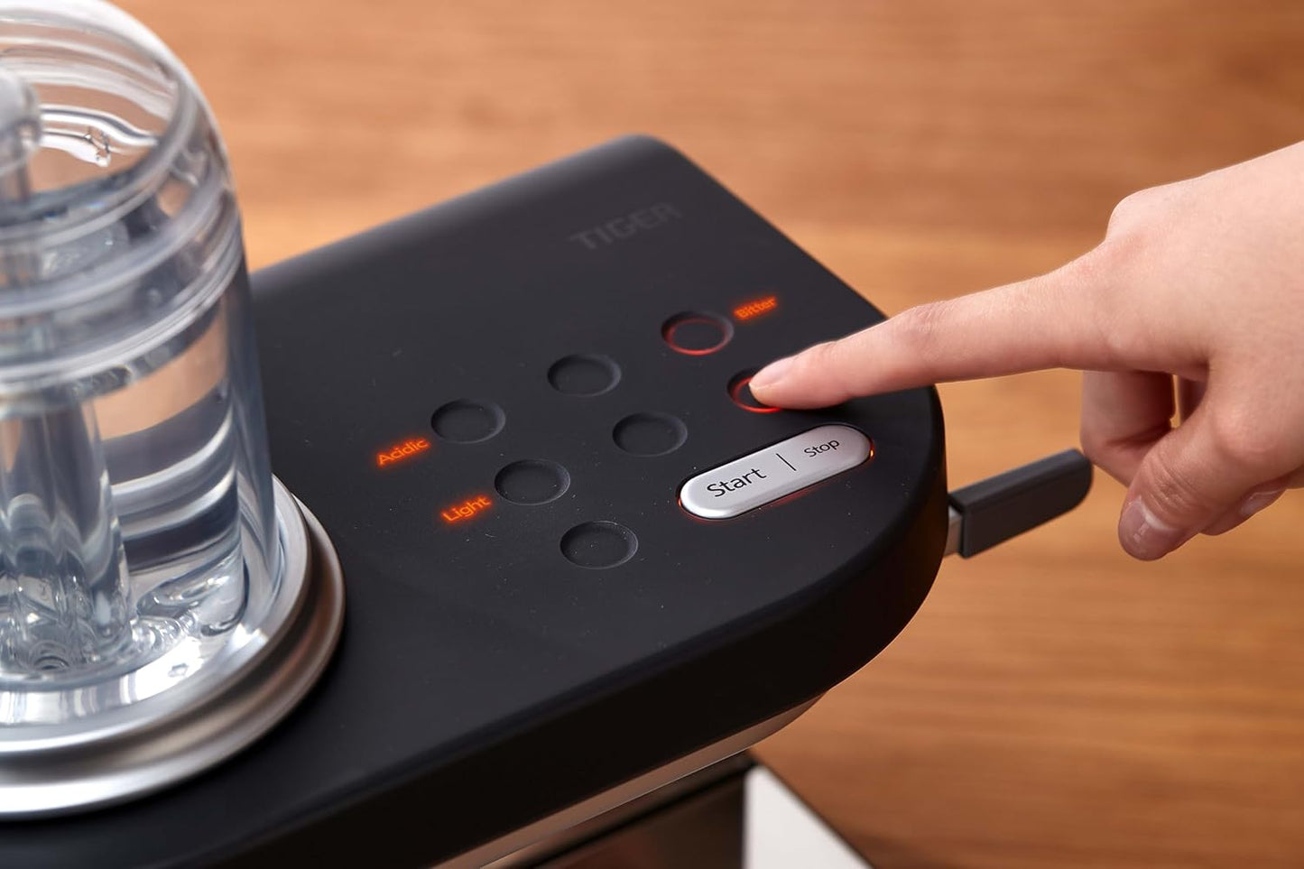 Tiger Siphonysta Brewing Coffee Maker, Programmable Single-Serve Siphon Coffee Machine, Premium Brewer, Stainless Steel-Enhanced Design, Black