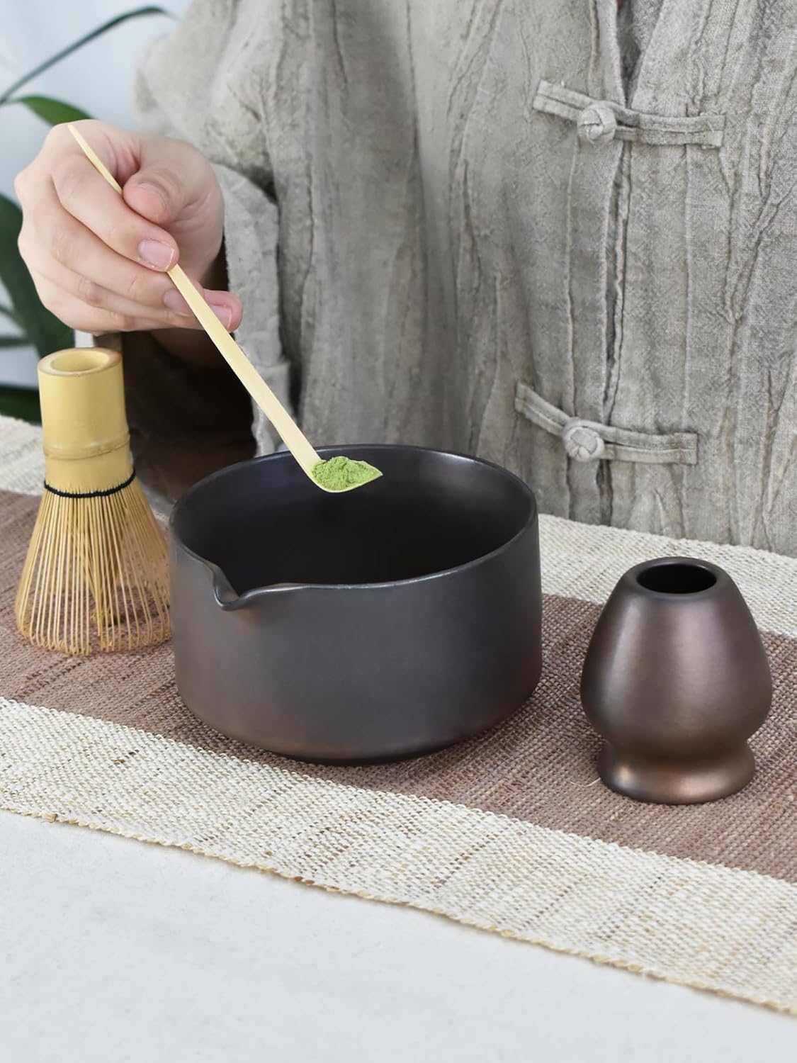 Artcome Matcha Bowl Set with Spout – Handmade Ceramic Chawan, Bamboo Whisk, Whisk Holder, Tea Scoop, and Matcha Manual – Traditional Japanese Tea Set for Matcha Lovers