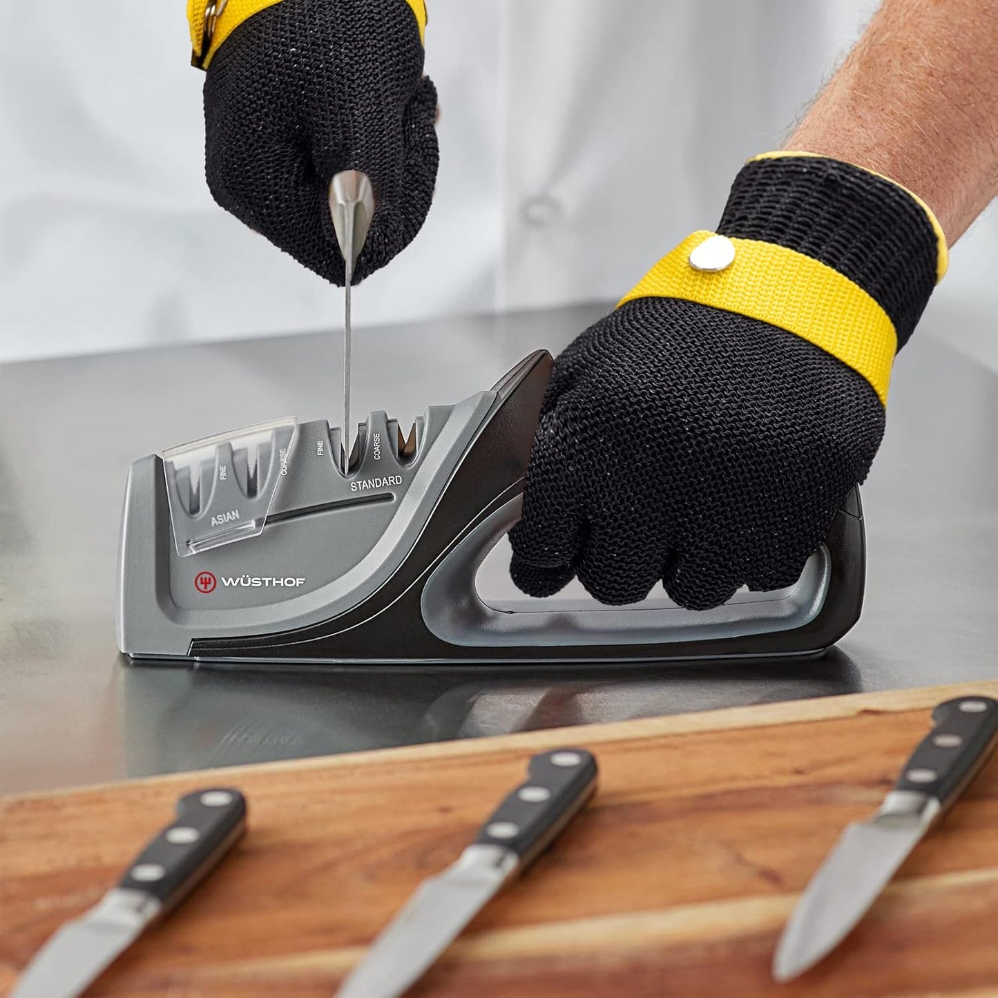 Schwer ANSI A9 Cut Resistant Glove, Food Grade Stainless Steel Wire Mesh Gloves, Cutting Gloves for kitchen Mandoline Slicing Butcher Meat Cutting Oyster Shucking Fish Fillet, Non-PFAS（M, 1 PCS）