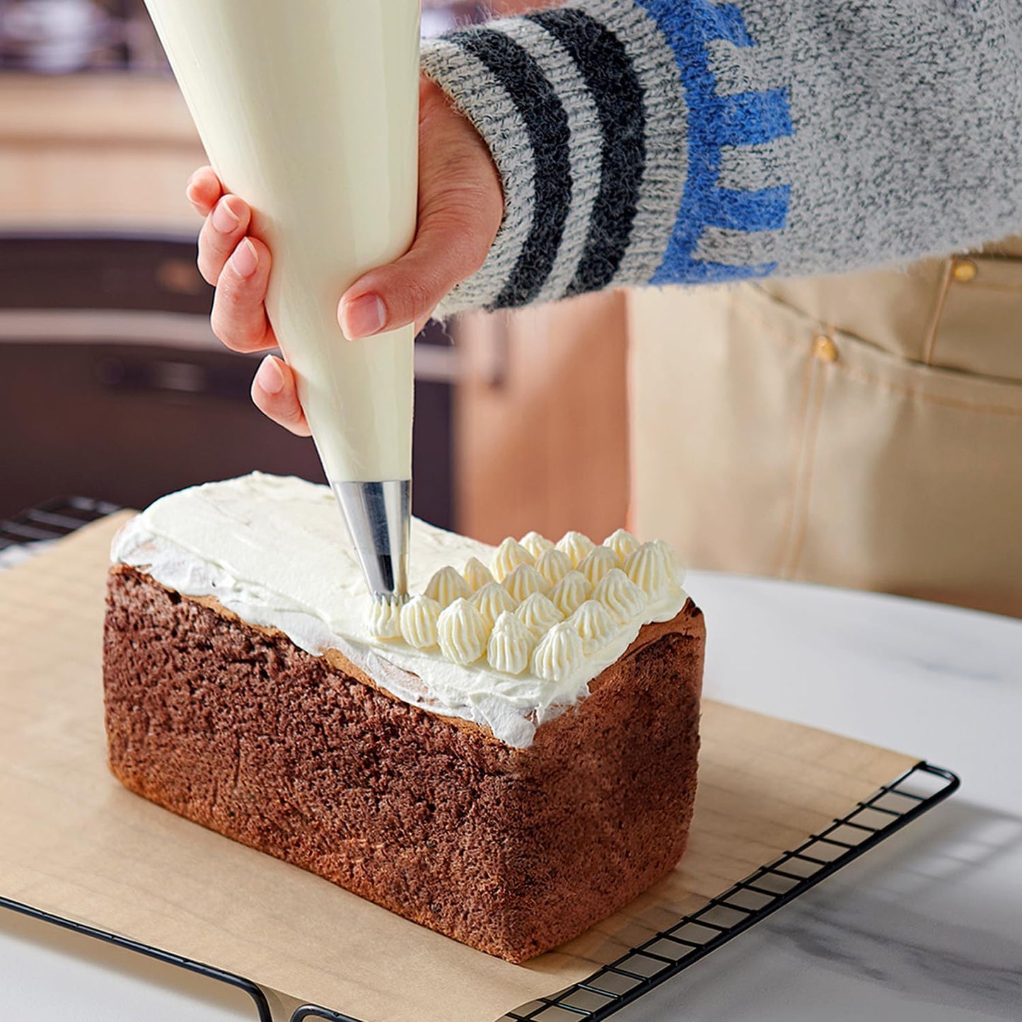 Keenpioneer 18-Inch Biobased Disposable Piping Bags, Plant Based Cake Decorating Pastry Bag - Pack of 100