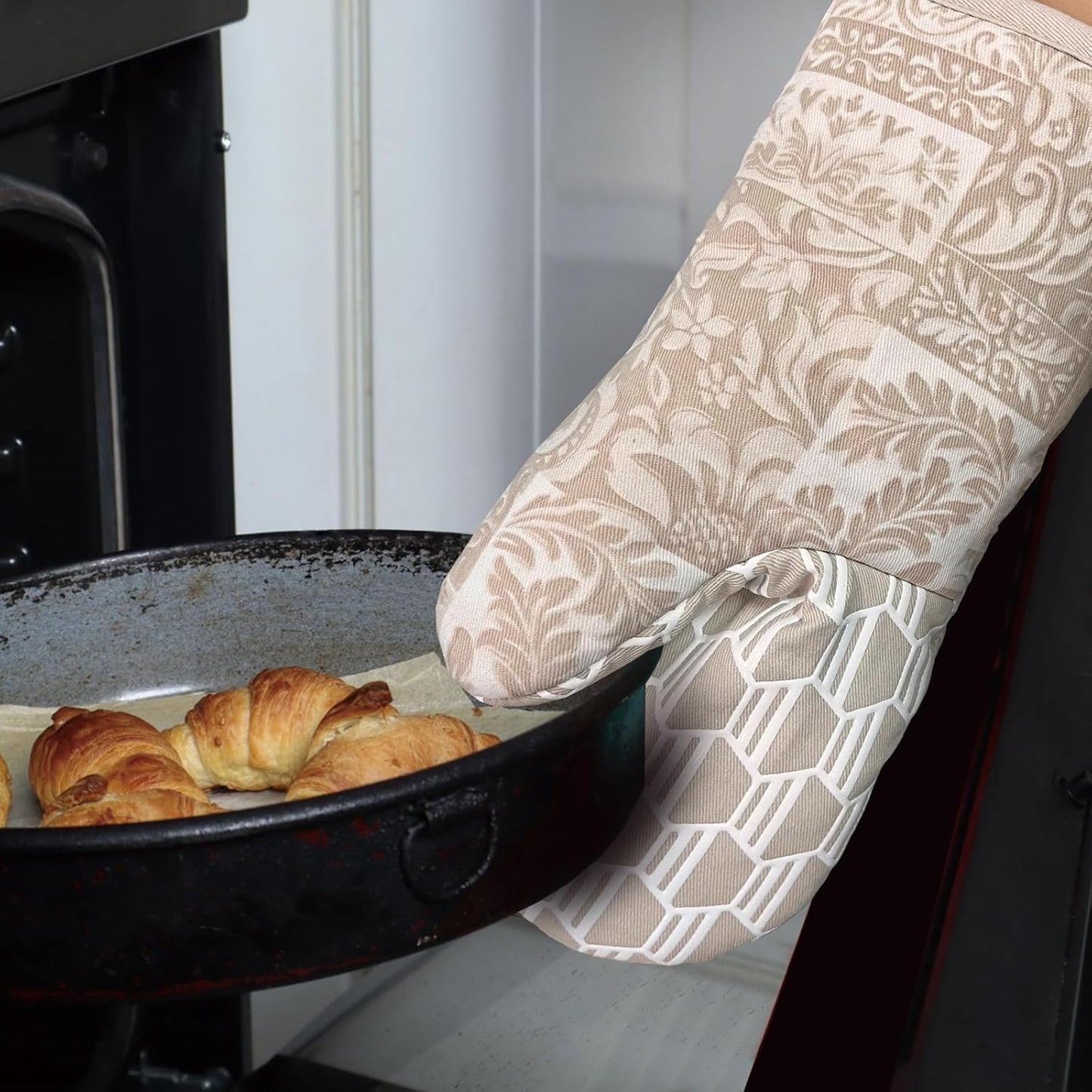 Thumb Oven Mitts, Heat and Slip Resistant Silicone Kitchen Mittens 2-Pack Set, Khaki Patchwork Flower Soft Long Oven Gloves, Flexible Thick Potholders for Safe Baking Cooking and Grill(Khaki)