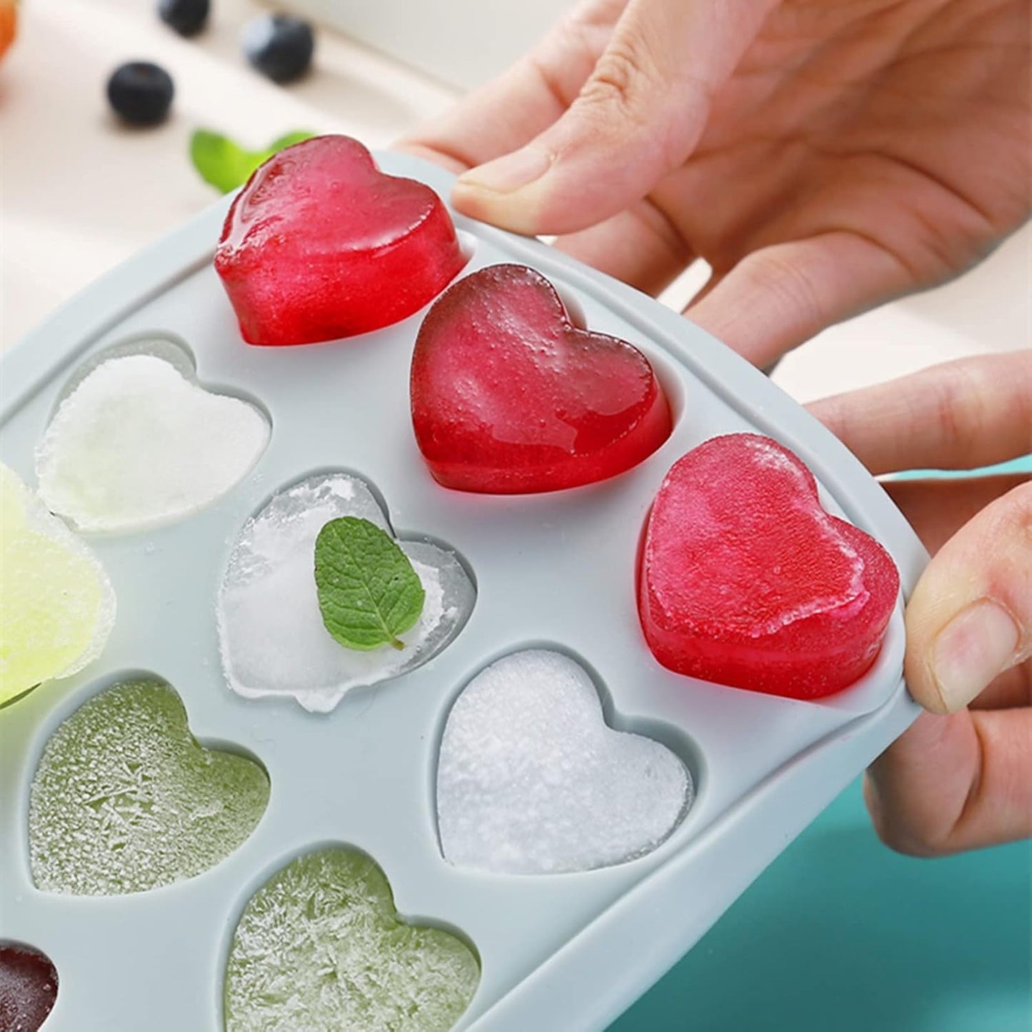 Heart Shaped Ice Cube Trays with Lid, Chocolate Mold, Easy Release Ice Trays, 21-Cavity Silicone Heart Molds for Ice Cubes, Gelatine, Baking and Candy