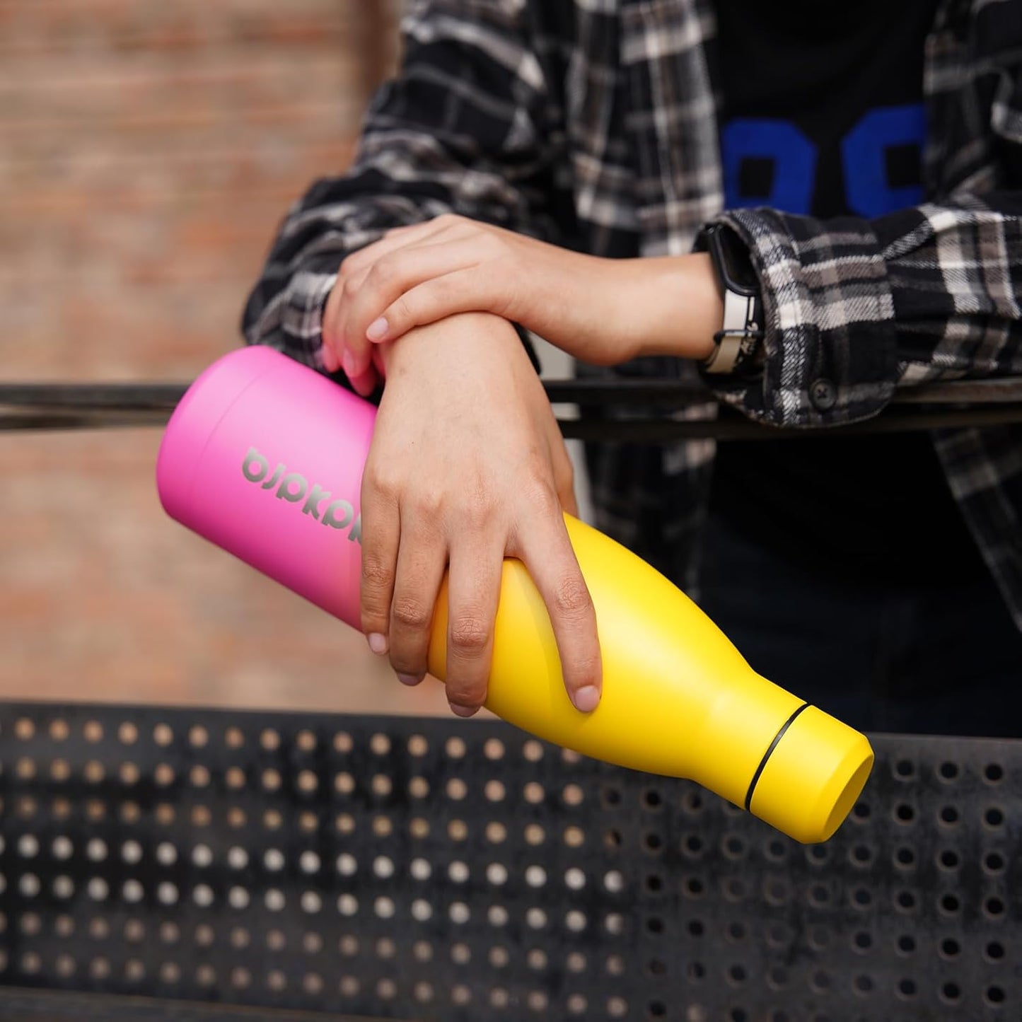 BJPKPK 25oz Insulated Water Bottle Double Wall Vacuum Insulated Stainless Steel Water Bottles for Spots Keep Cold and Hot,Blue