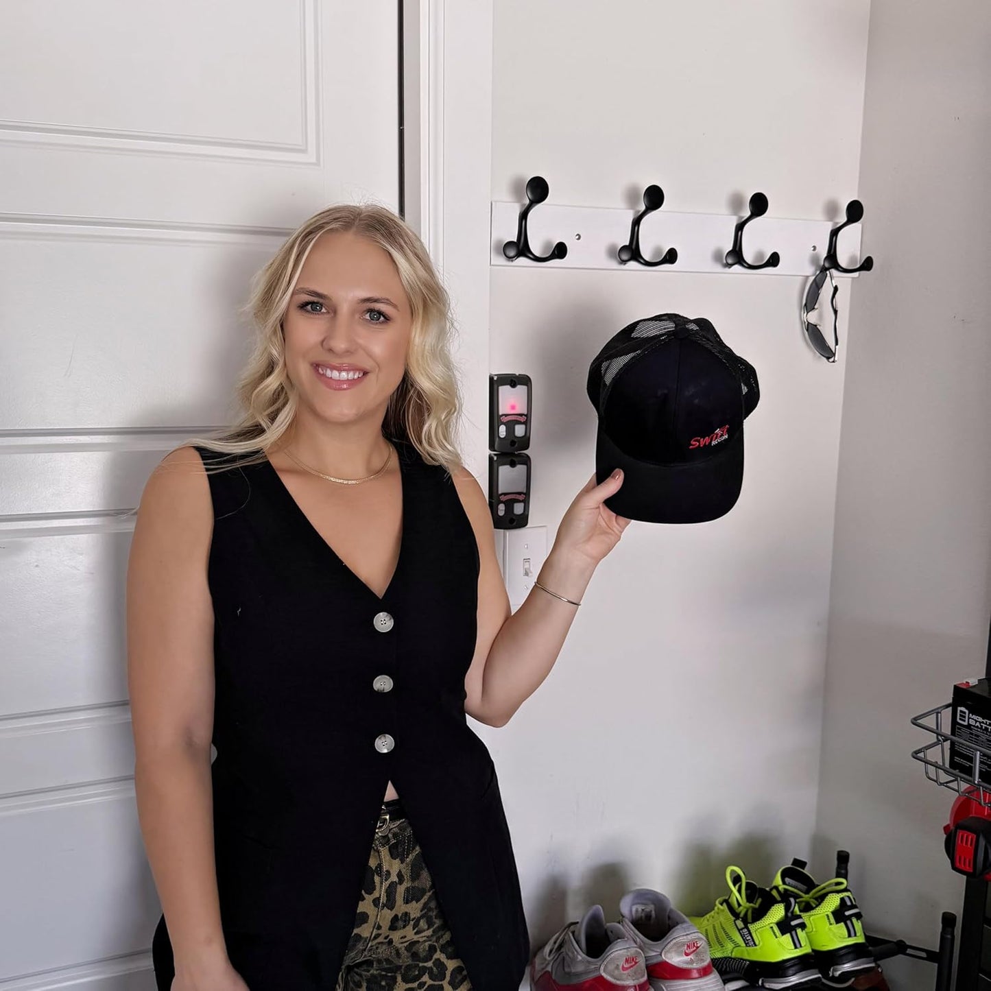 SKOLOO 36-Inch White Wood Coat Rack Wall Mount with 6 Triple Hooks - Ideal for Family Entrances, Classrooms, and Pet Supplies Storage - Perfect Coat Hooks for Wall