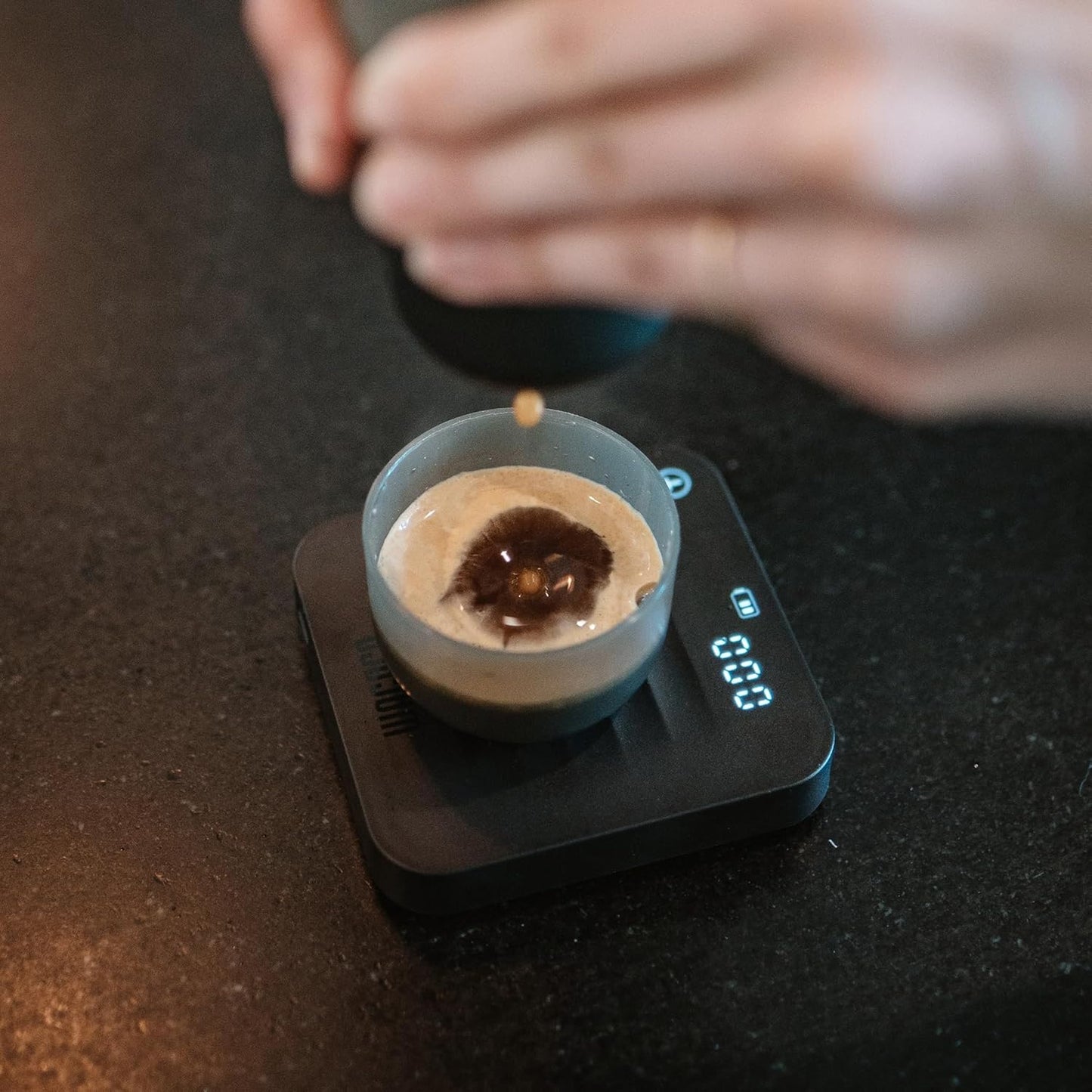 WACACO Exagram Pro Coffee Scale with Timer, Smart Espresso Scale with Carrying Box, Automatic Timing Rechargeable Mini Digital Coffee Weight Scales Gram&Ounce&Milliliter, Food Kitchen Scale, Black