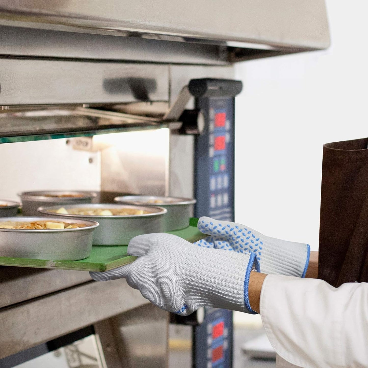 DEYAN Heat Resistant Oven Gloves 932°F | Silicone Non-Slip Mitts with Fingers | Flexible for Baking, BBQ, Grilling | Machine Washable (White, 1 Pair)