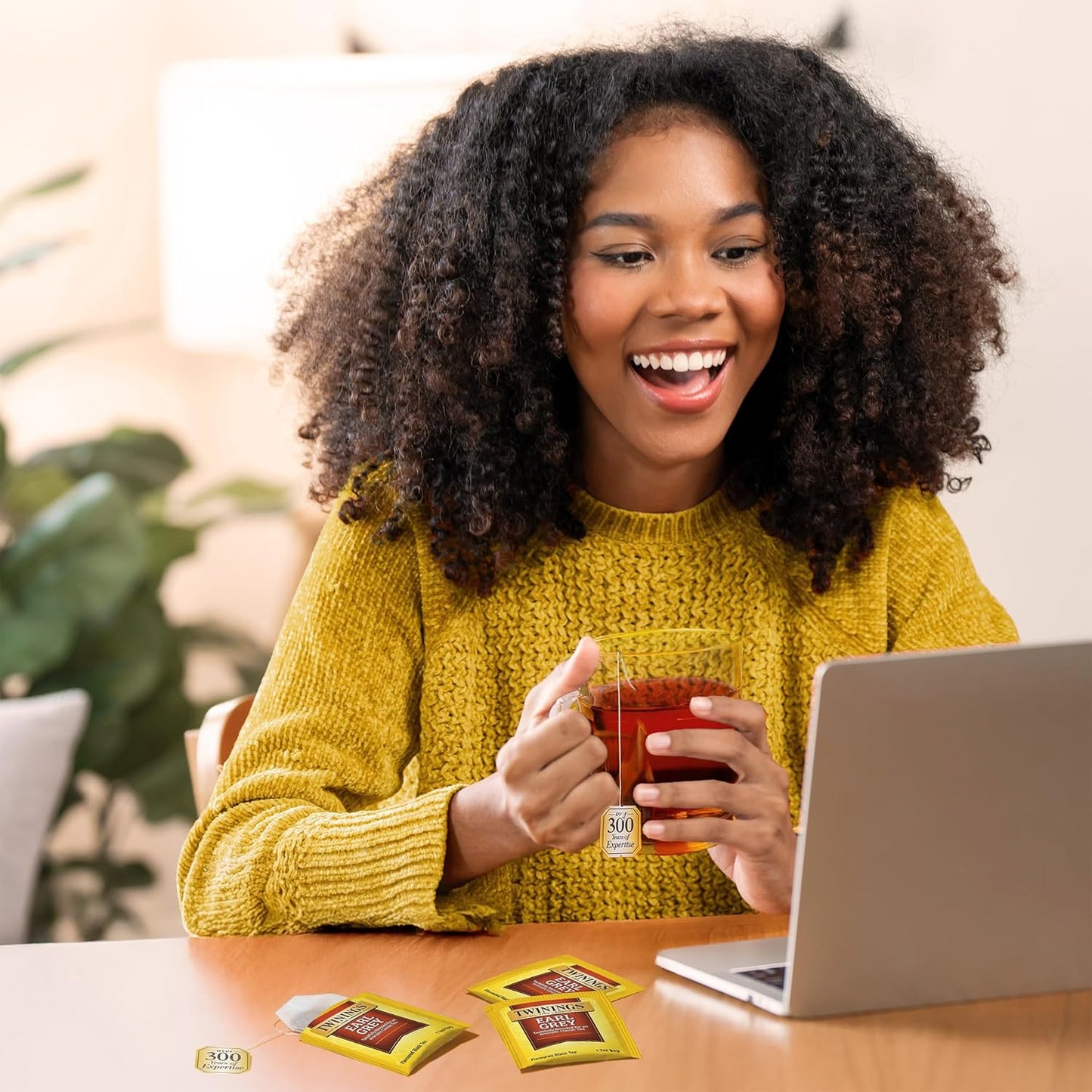 Twinings Earl Grey Black Tea Individually Wrapped Bags, 100 Count (Pack of 1), Flavoured with Citrus & Bergamot, Caffeinated, Enjoy Hot or Iced, 100 Teabags