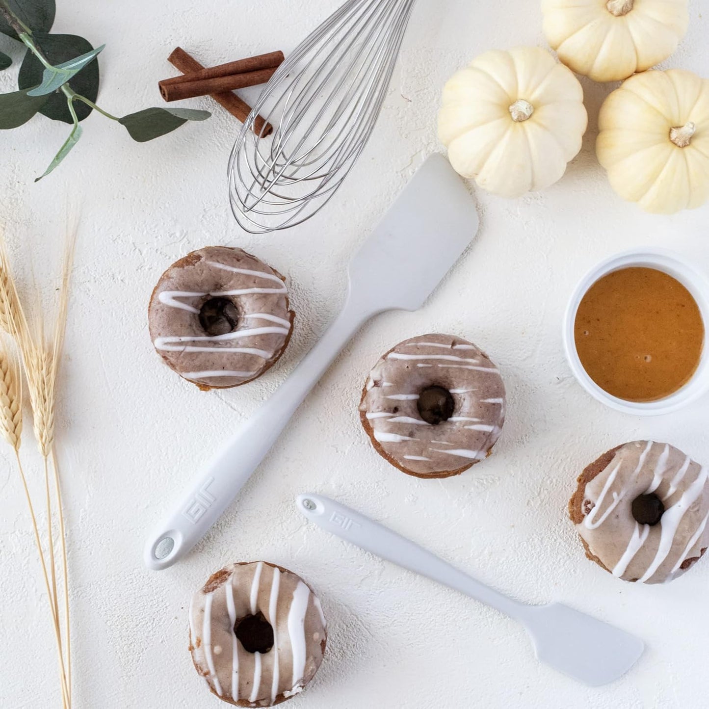 GIR: Get It Right Silicone Spatula for Cooking, Baking & Mixing - Heat-Resistant up to 425°F - Nonstick & Dishwasher Safe Cookware - BPA Free - Navy Silicone Kitchen Spatula