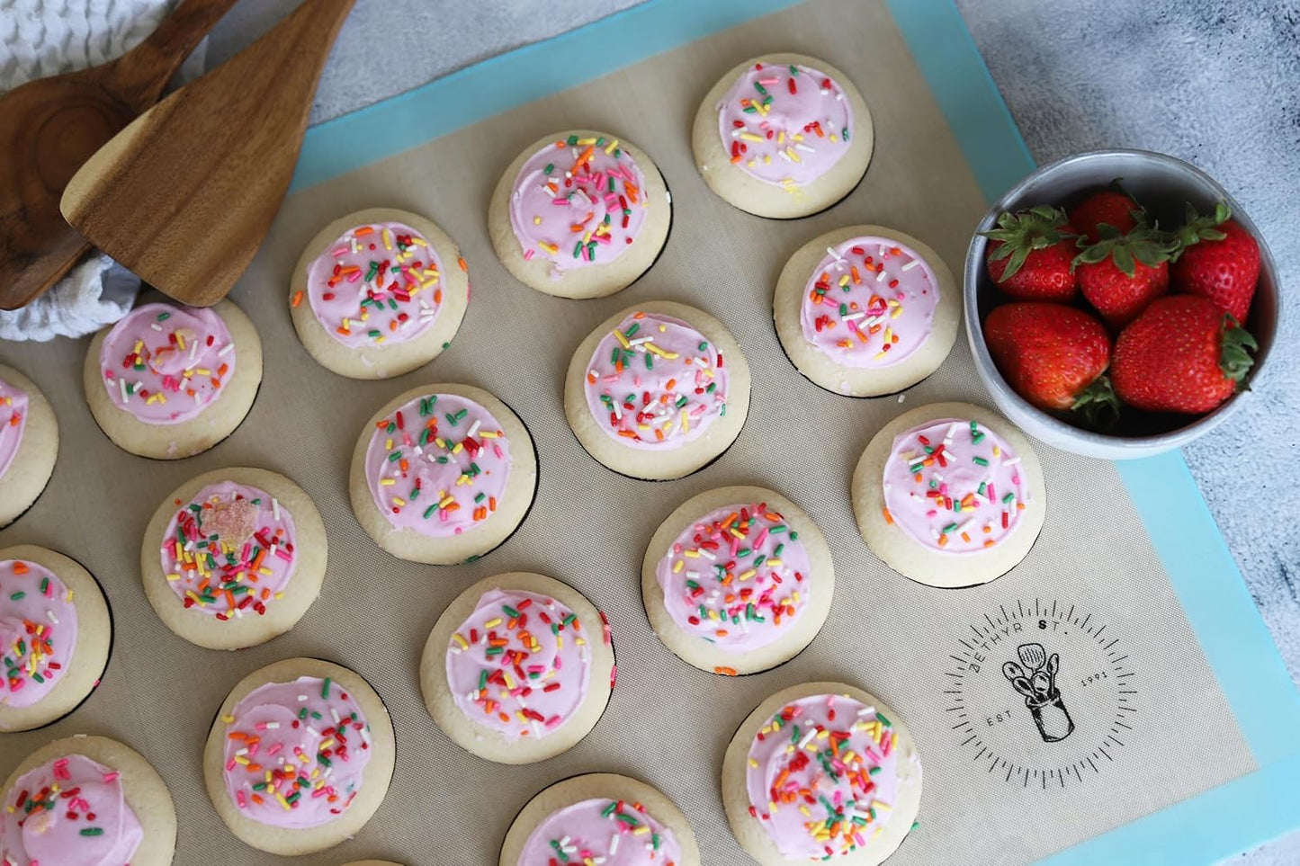 Silicone Baking Mats For Cookies, Full Size Baking Sheet Liners, Pack Of 2, 17 X 25 Inch, Non-Stick, Baking Mats Silcone, Perfect For Baking Macarons Cookies And Cakes