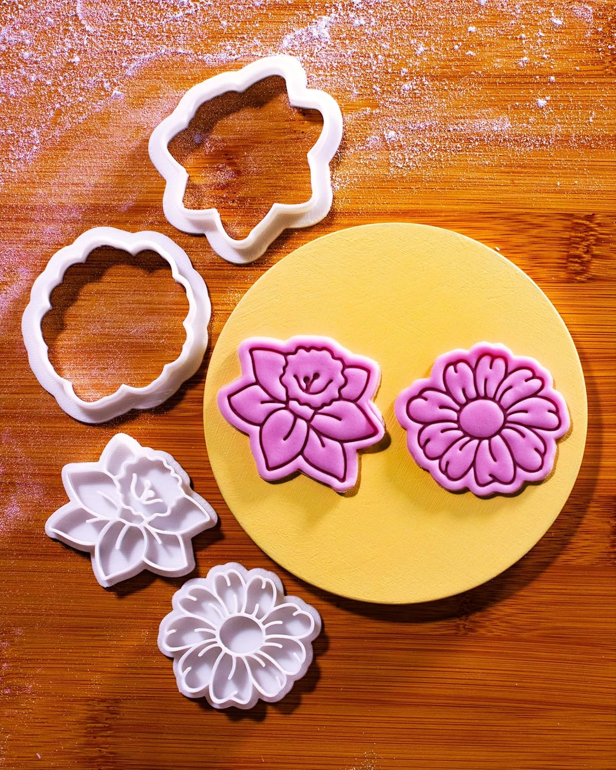 BAKERLOGY Meadow Blooms - Mini 2" Cookie Cutter & Stamp Set - Daffodil & Daisy Design for Easter & Spring Cookies, Cupcakes & Fondant Decorations